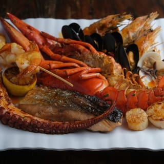 Seafood Mix Grill (Parrillada el Pescador)
