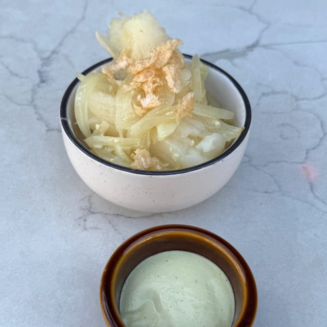 Side Yuca con Mojo.